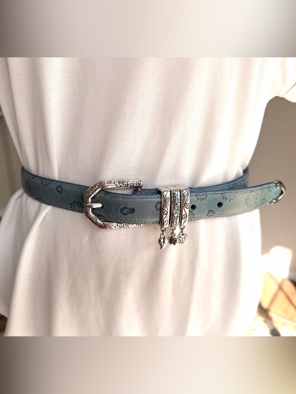 Brighton Denim Blue Leather Daisy Embossed Charm Belt M/L 32